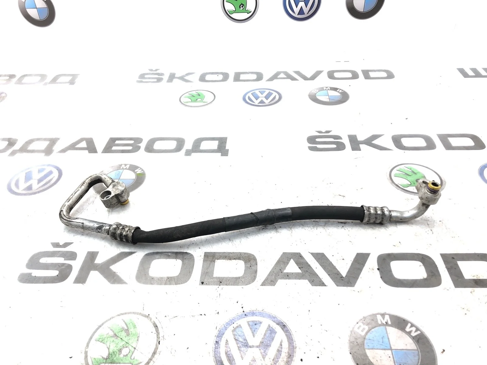 Трубка кондиционера короткая Volkswagen Transporter 2006 7H0820721AE T5 2.5 BNZ