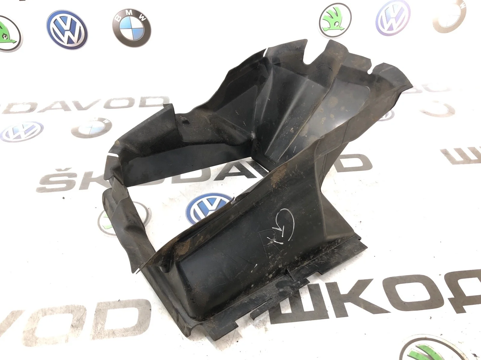 Воздуховод радиатора Volkswagen Touareg 2014 7P6117336 2 NF 3.0 CJMA, правый