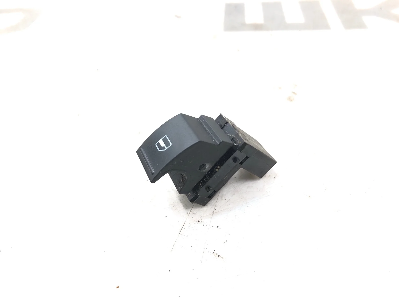 Кнопка стеклоподъемника Volkswagen Touareg 2014 7L6959855B3X1 2 NF 3.0 CJMA