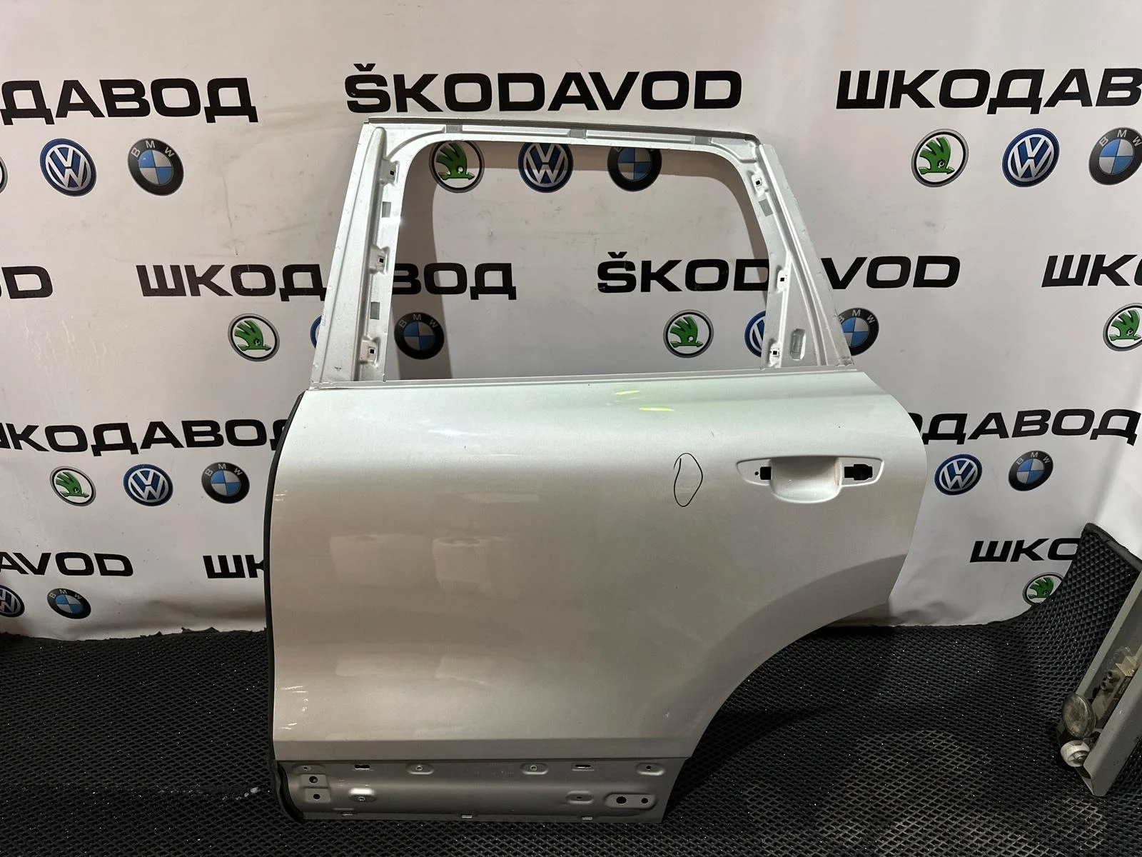 Дверь Volkswagen Touareg 2014 7P0833055 2 NF 3.0 CJMA, задняя левая