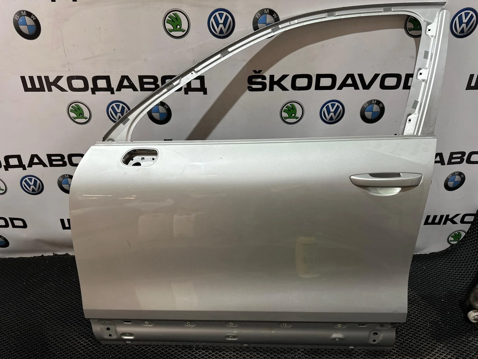 Дверь Volkswagen Touareg 2014 7P0831055 2 NF 3.0 CJMA, передняя левая