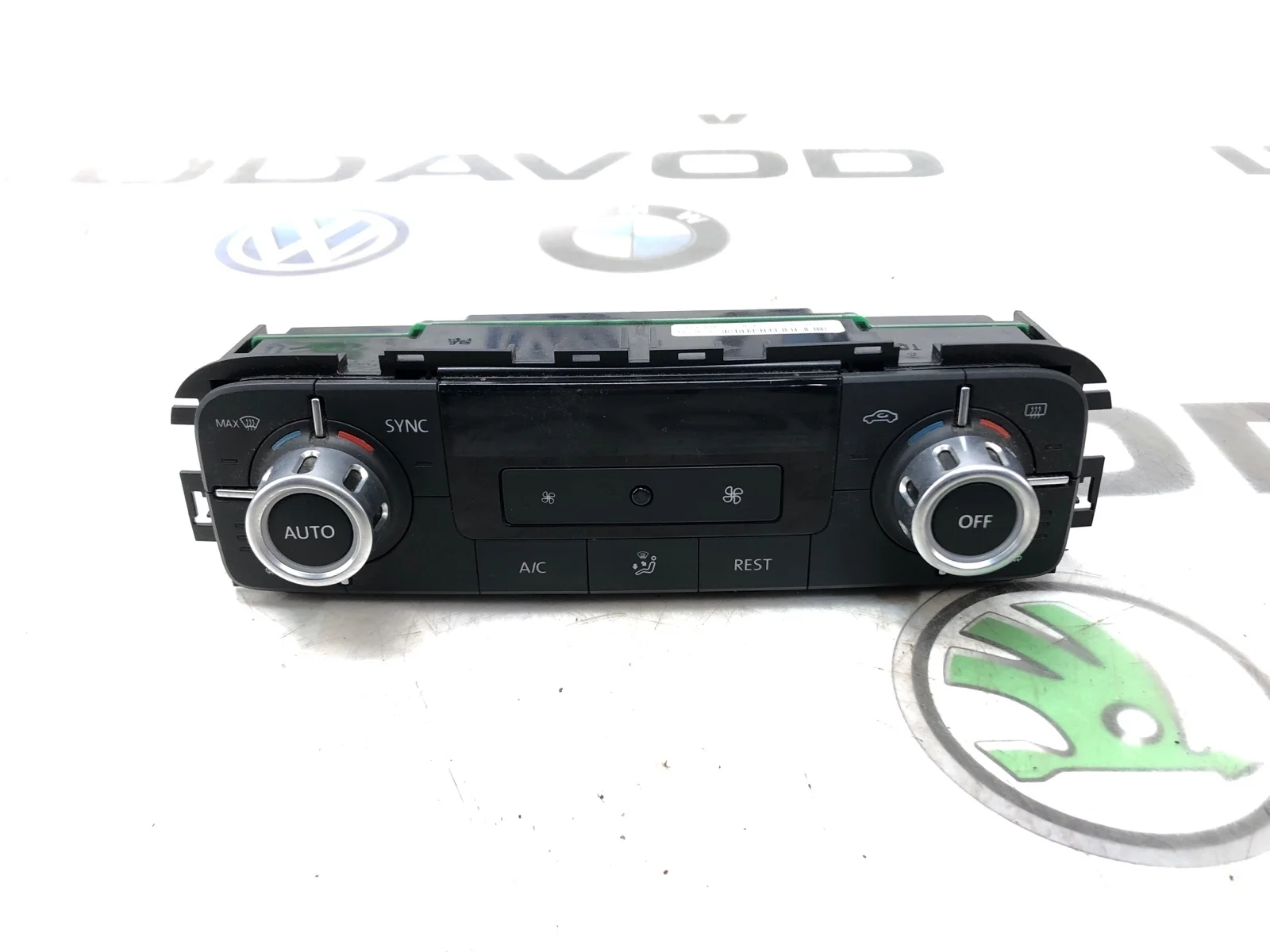 Блок управления климат-контролем Volkswagen Touareg 2014 7P6907040BR 2 NF 3.0 CJMA