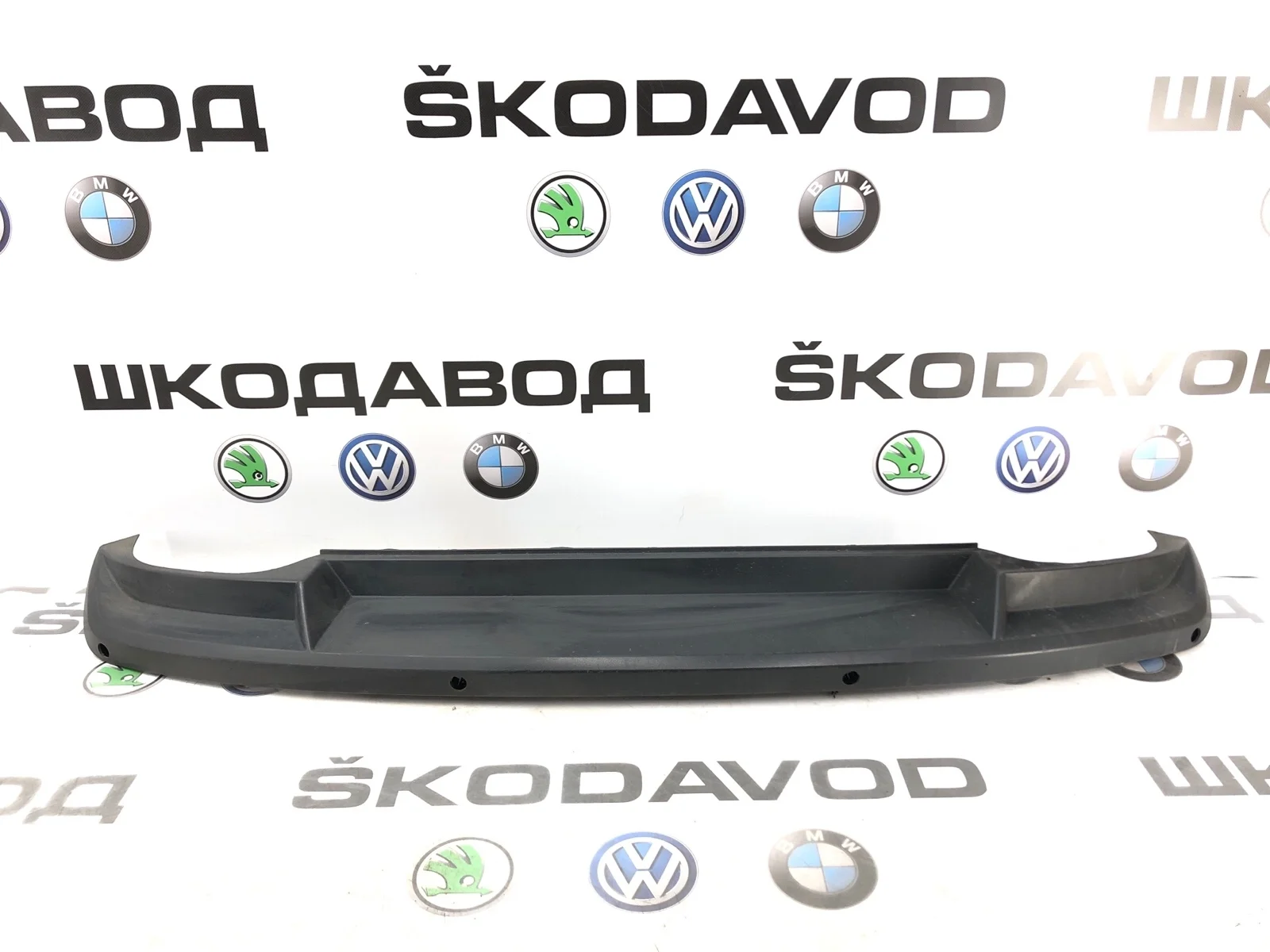 Накладка бампера Skoda Octavia 5E5807521A A7 (5E) 2.0 CKFC, задняя