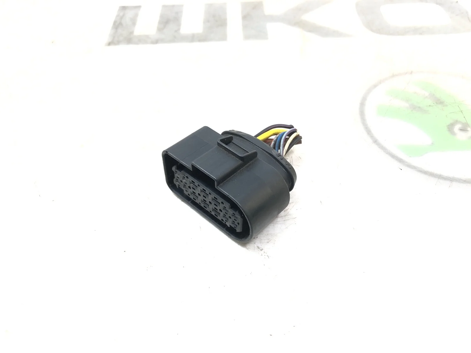 Разъем фары ксенон Skoda Superb 2016 3C0973737 3 (3V) 2.0 CRLB
