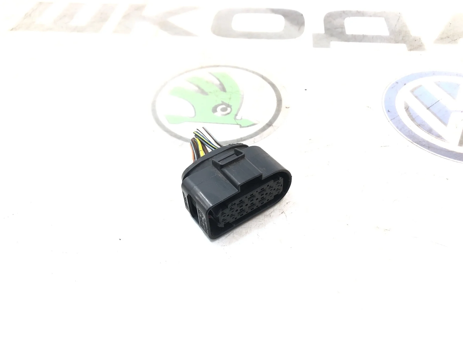 Разъем фары ксенон Skoda Superb 2016 3C0973737 3 (3V) 2.0 CRLB