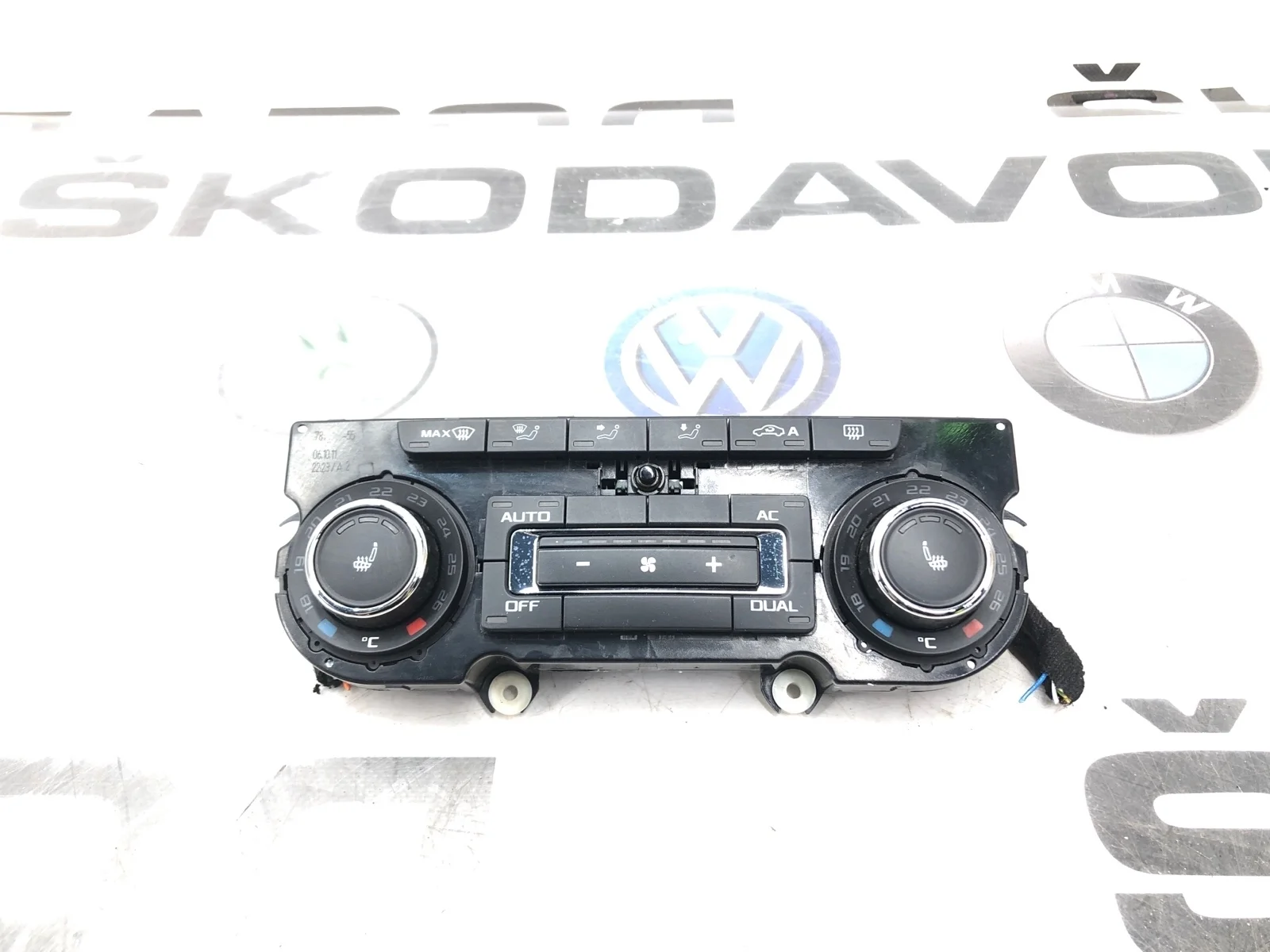 Блок управления климат-контролем Skoda Octavia Scout 2011 3T0907044BL A5 (1Z) 2.0 CFHC