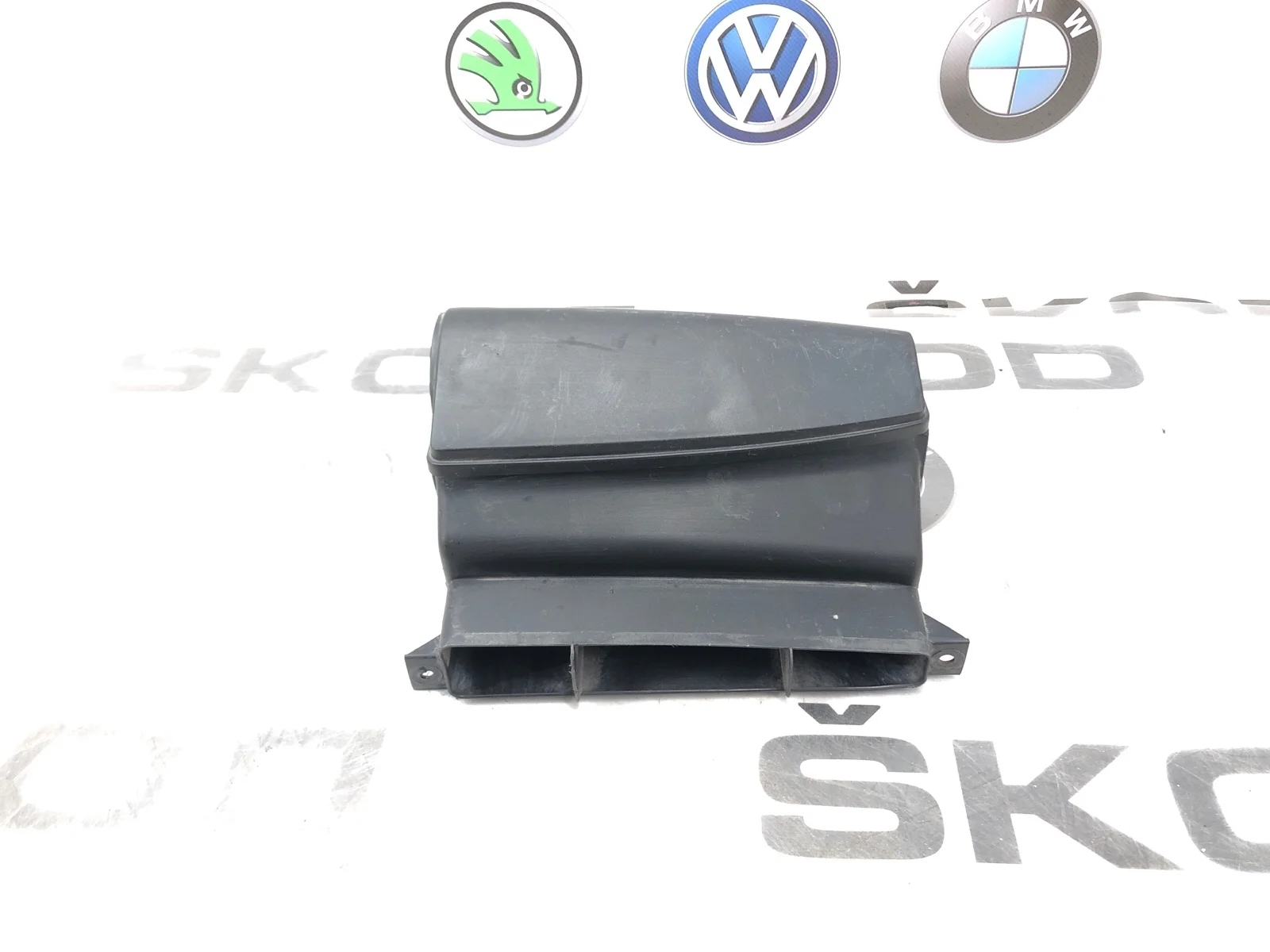 Воздухозаборник Skoda Octavia Scout 2011 1K0805971C A5 (1Z) 2.0 CFHC