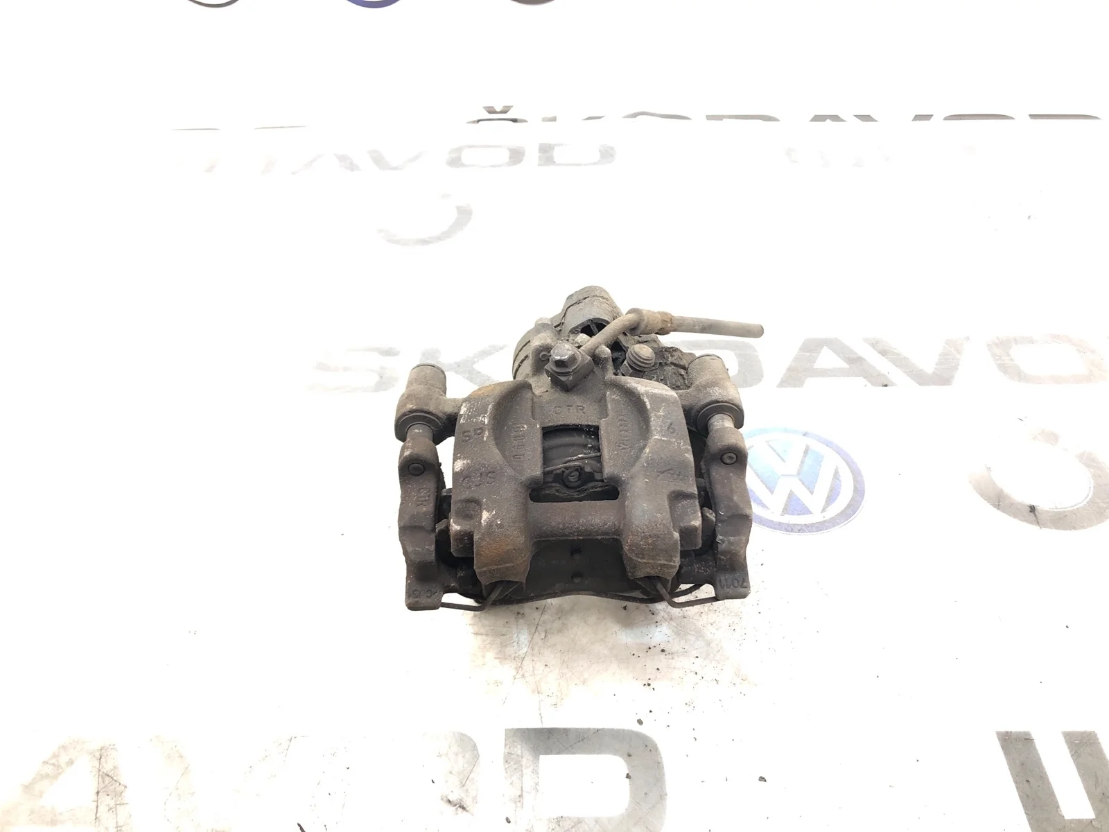 Суппорт тормозной Skoda Superb 2016 3Q0615423 3 (3V) 2.0 CRLB, задний левый