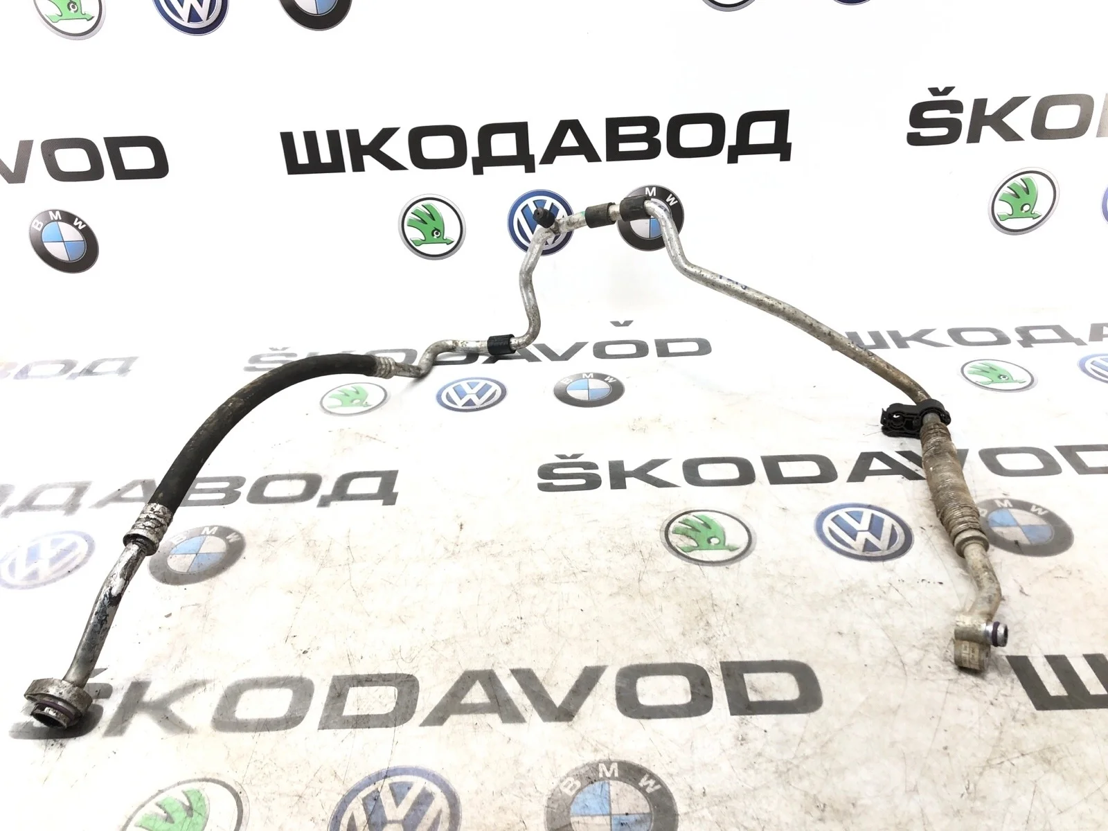 Трубка кондиционера толстая Skoda Octavia Scout 2011 1K0820743FD A5 (1Z) 2.0 CFHC