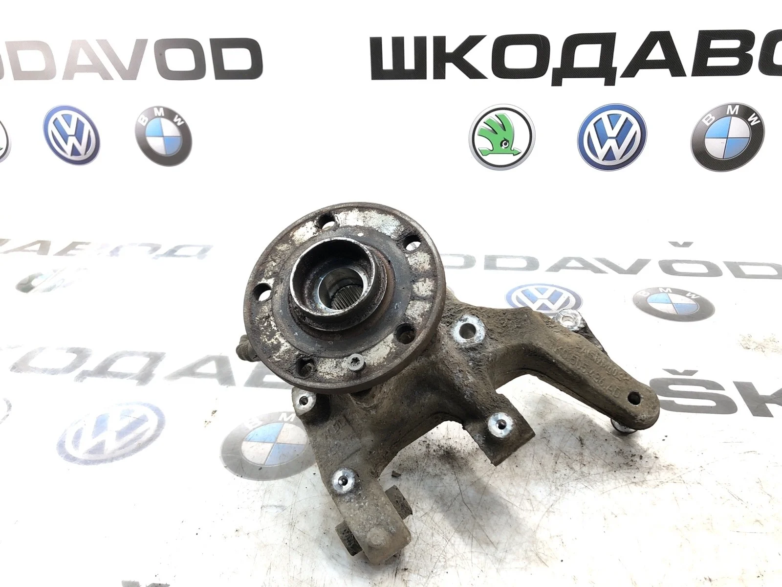 Кулак Skoda Octavia Scout 2011 1K0505434 A5 (1Z) 2.0 CFHC, задний правый