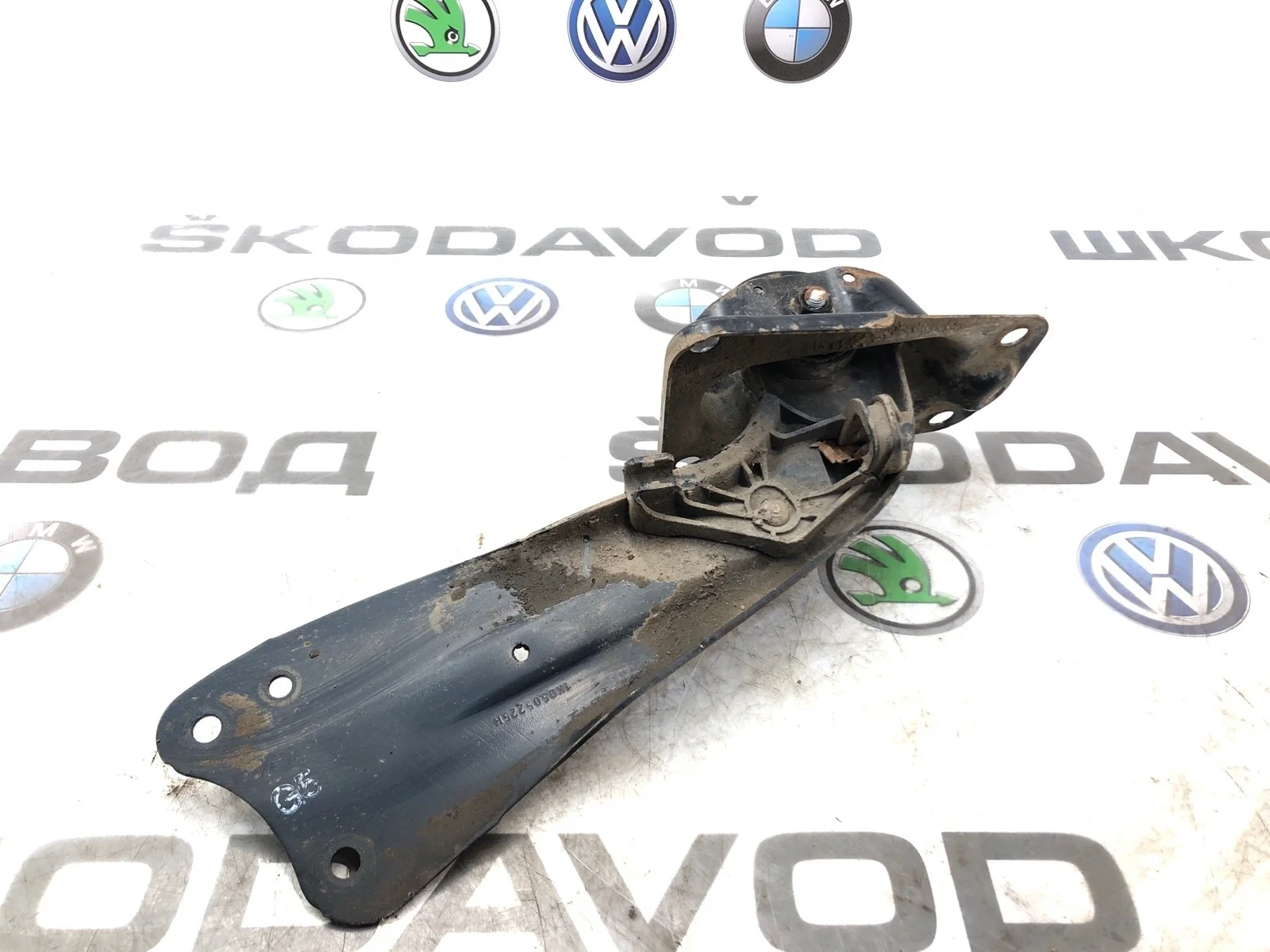 Рычаг продольный Skoda Octavia Scout 2011 1K0505223K A5 (1Z) 2.0 CFHC, задний левый