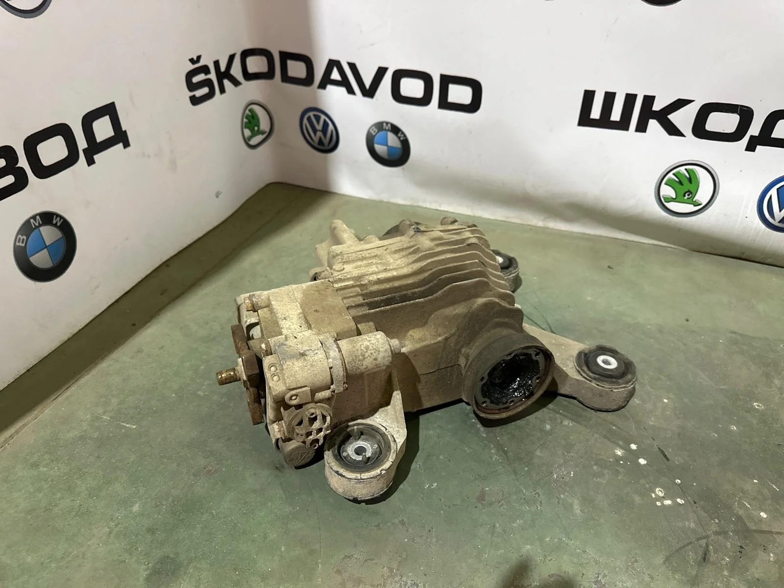 Редуктор Skoda Octavia Scout 2011 0BR525010B A5 (1Z) 2.0 CFHC, задний