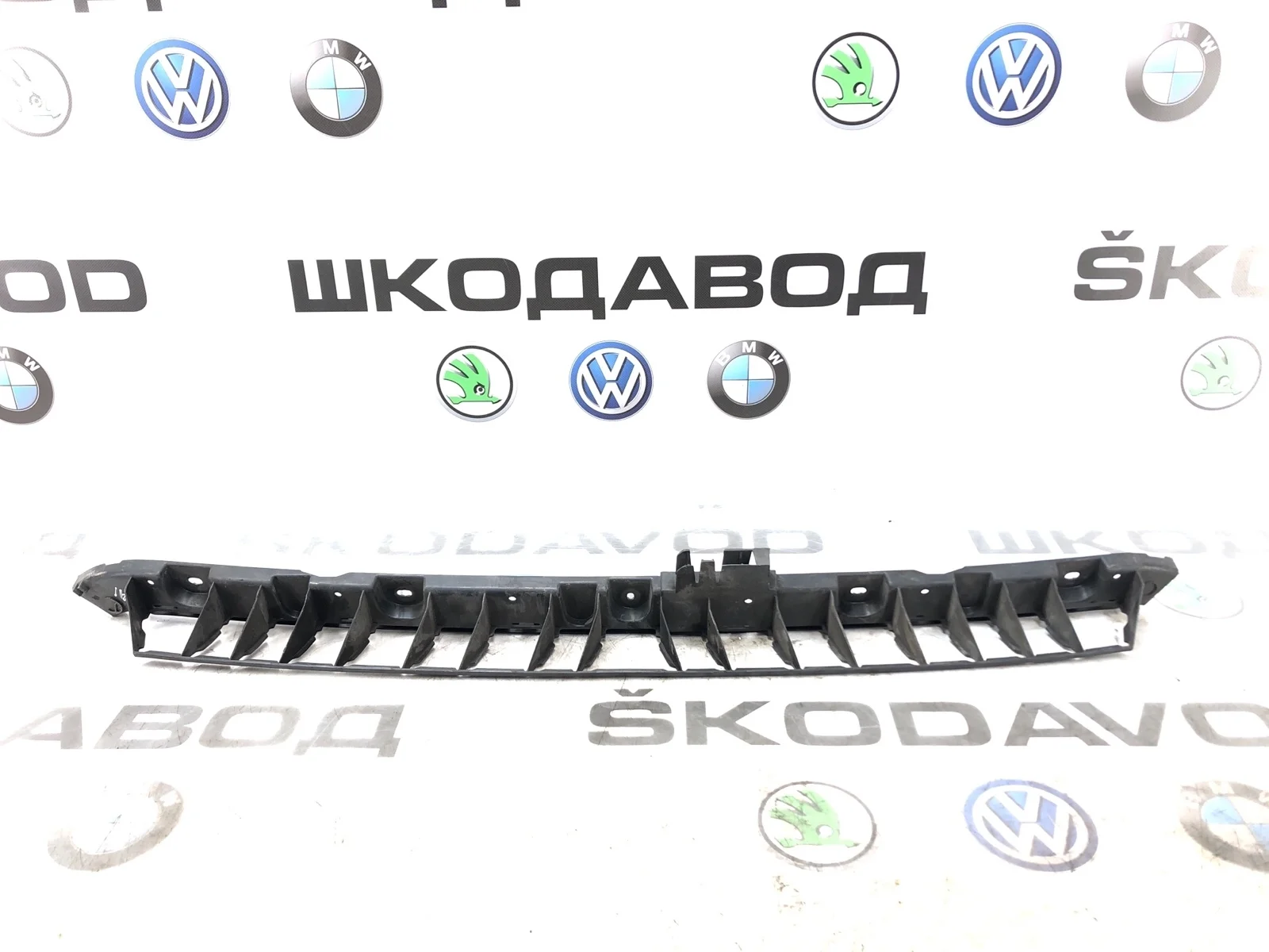 Направляющая бампера Skoda Superb 2016 3V5807863 3 (3V) 2.0 CRLB, задняя