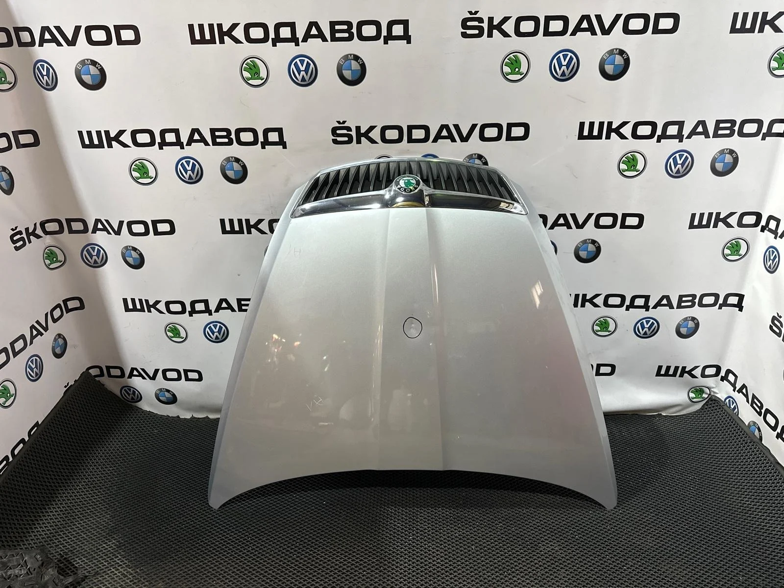 Капот Skoda Octavia 2011 1Z0823031B A5 (1Z) 1.6 BSE