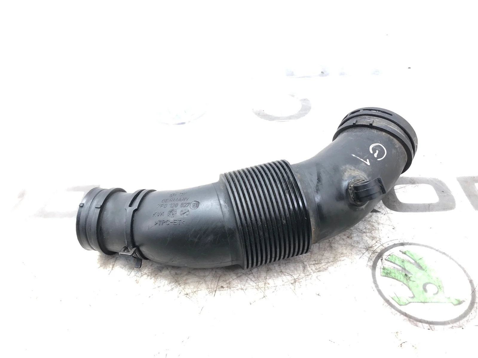 Патрубок воздушного фильтра Volkswagen Touareg 2014 7P0129627B 2 NF 3.0 CJMA