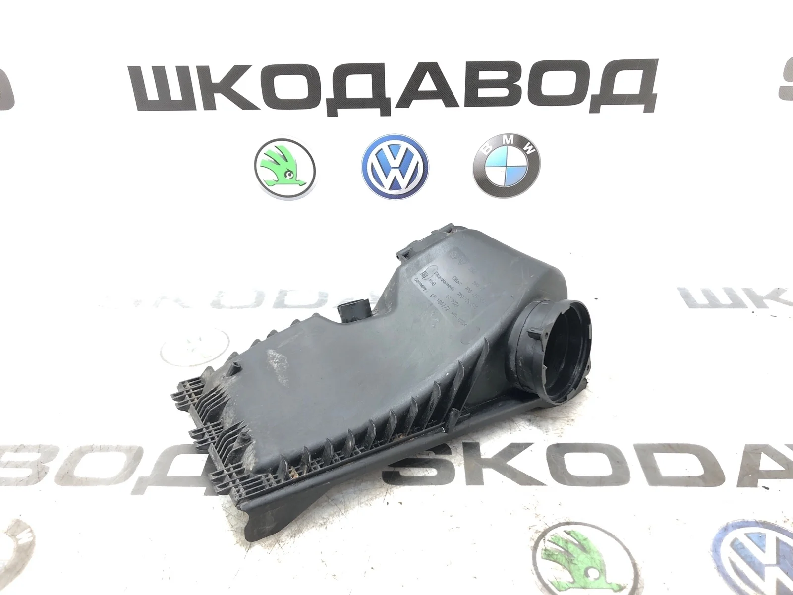 Крышка воздушного фильтра Volkswagen Touareg 2014 7P0129601 2 NF 3.0 CJMA