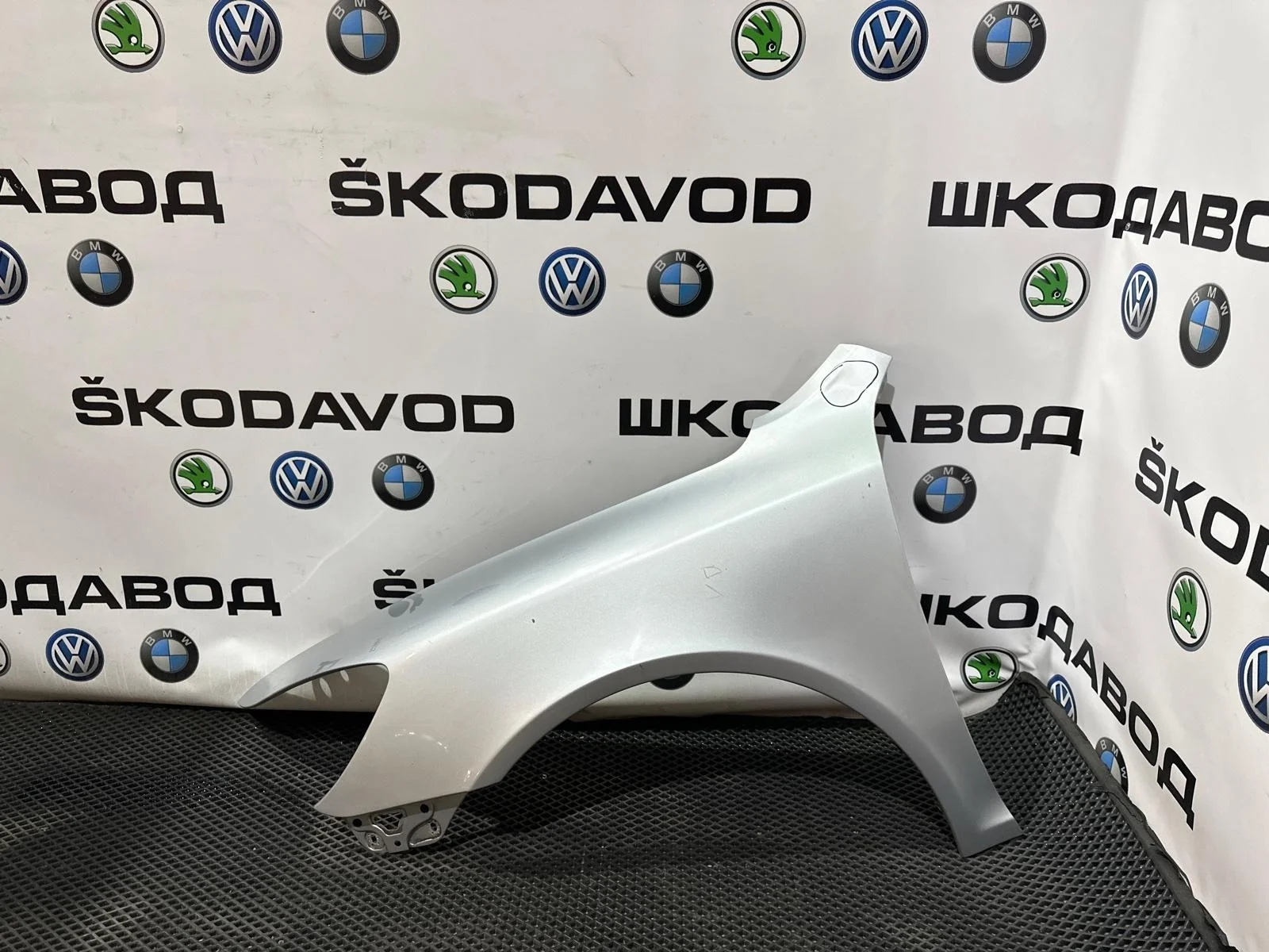 Крыло Skoda Octavia 2011 1Z0821105C A5 (1Z) 1.6 BSE, переднее левое