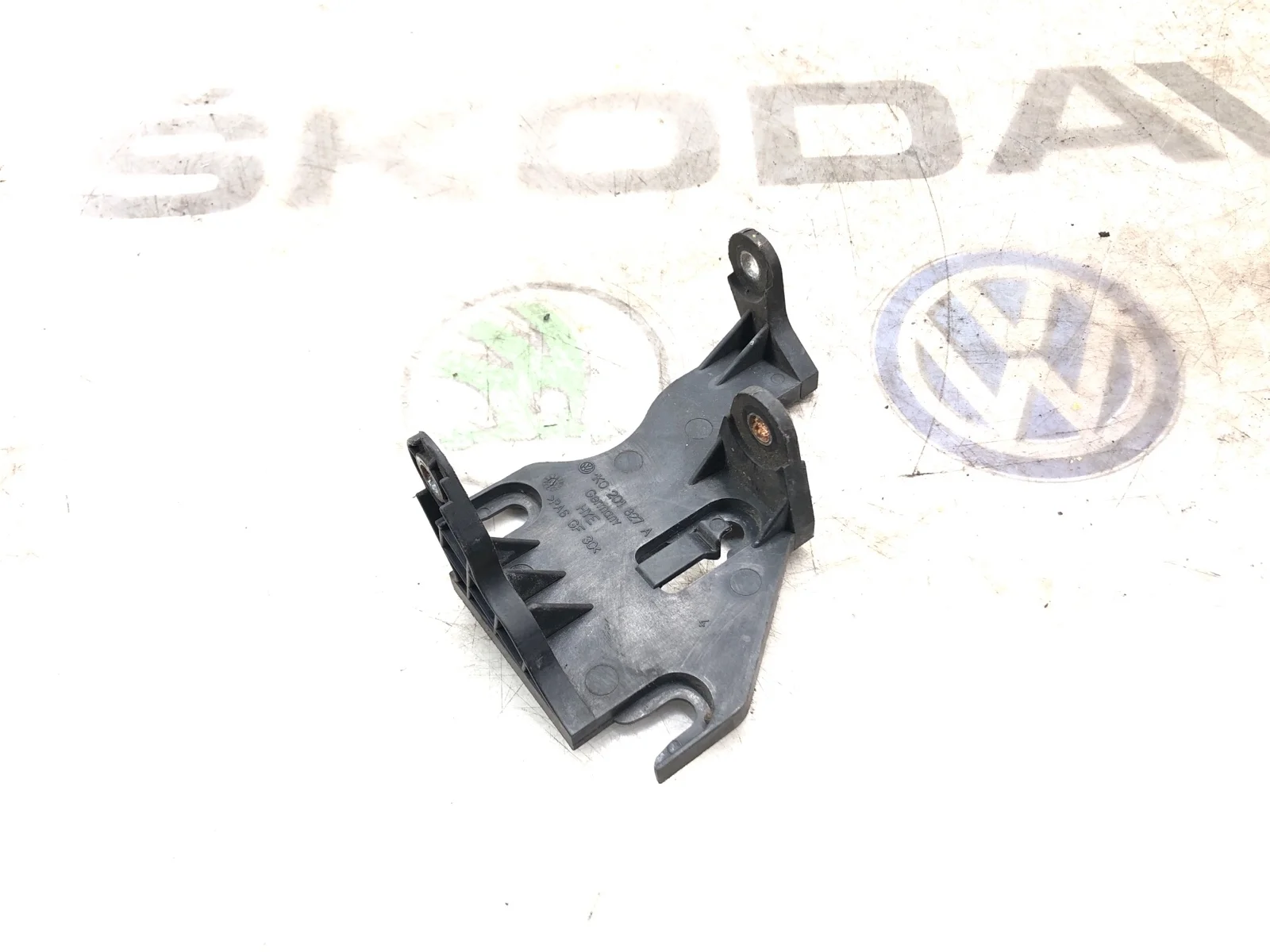 Кронштейн абсорбера Skoda Octavia 2011 1K0201827A A5 (1Z) 1.6 BSE