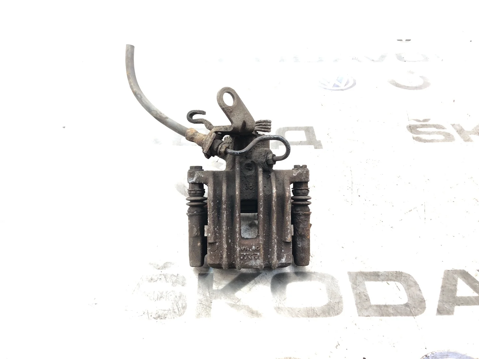 Суппорт тормозной Skoda Octavia 2011 1K0615423J A5 (1Z) 1.6 BSE, задний левый