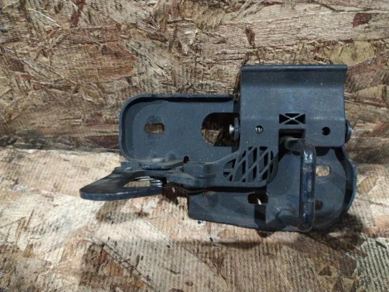 Крюк капота Volkswagen Golf Plus 2007 5M1