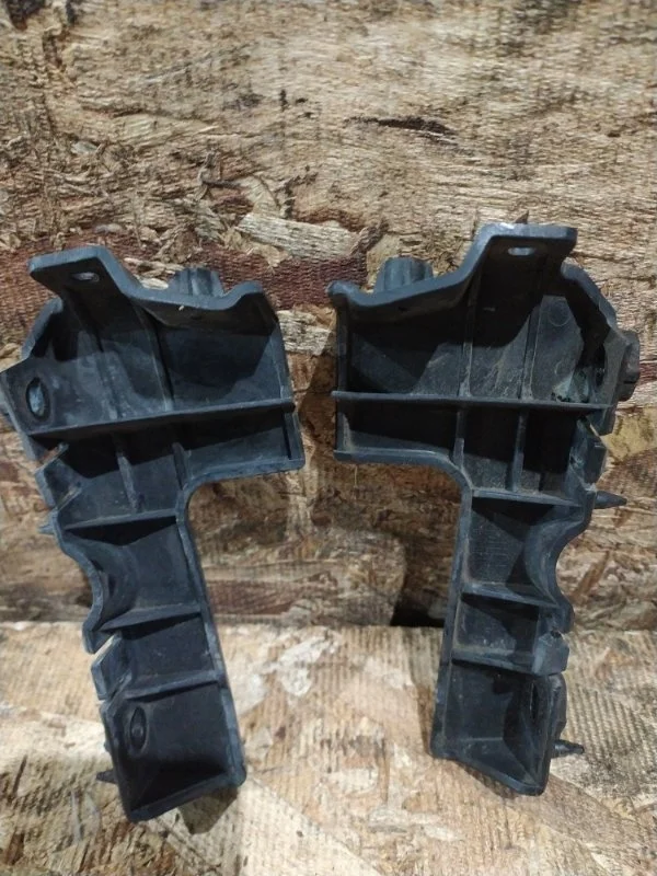 Кронштейн бампера (2 ) Audi S4 2007 8ED