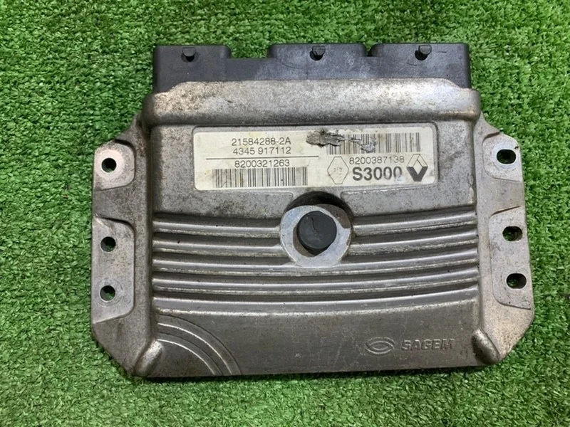 Блок управления двигателем Renault Megane