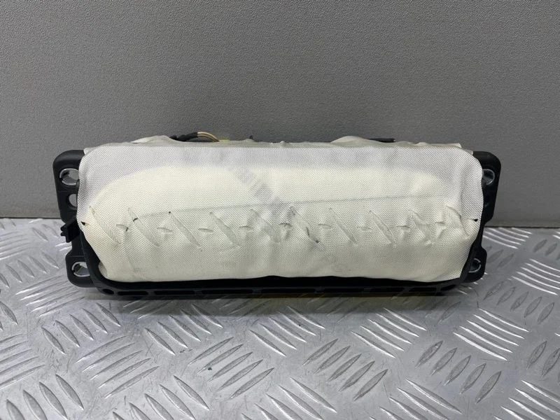 Подушка в торпеду Volkswagen Passat B6