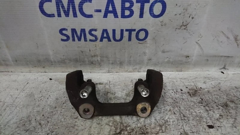 Скоба суппорта Volvo S60 2001-2006 8251314, задняя