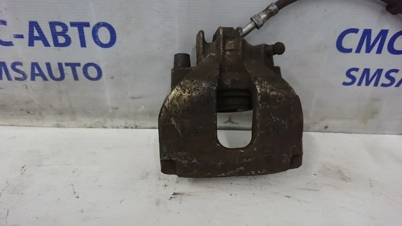 Суппорт Volvo S60 8251315, передний левый