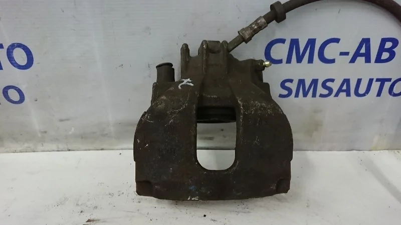 Суппорт Volvo S60 8251315, передний левый