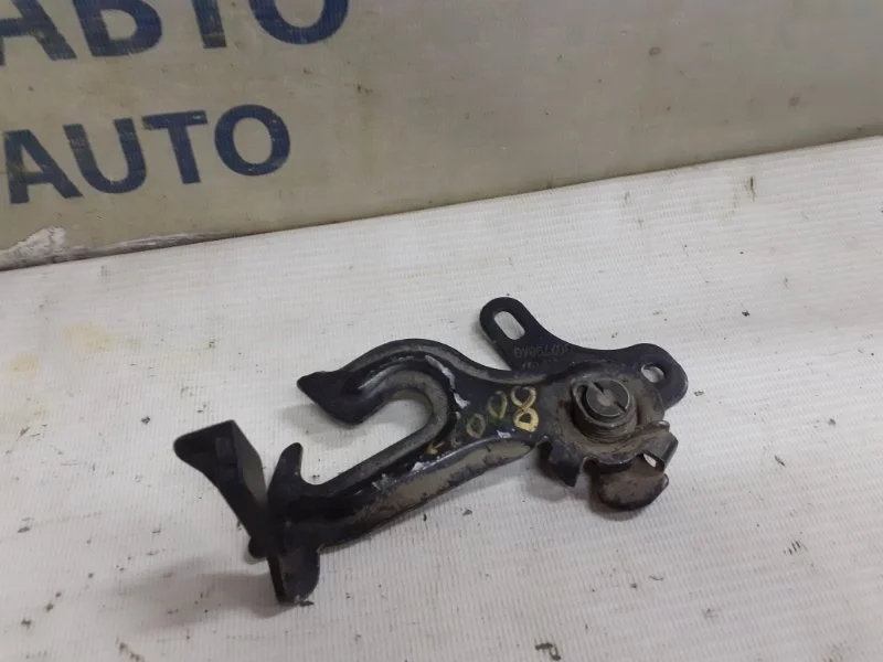 Крюк капота Volvo XC70 2008-2014 31278341