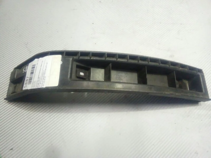 Кронштейн бампера под фонарь Volvo S80 30655124, задний левый