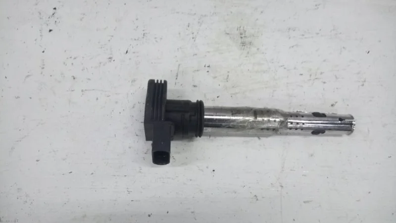 Катушка зажигания Audi Passat 06F905115F B6