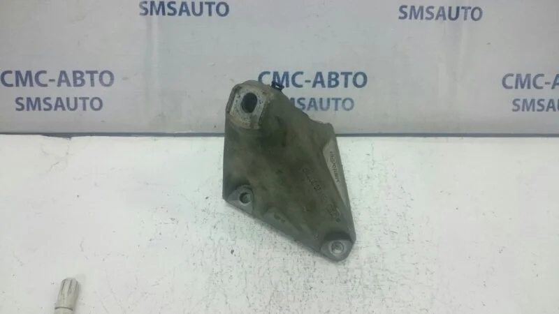 Кронштейн ДВС Audi A8 4E0199307AR D3, передний правый