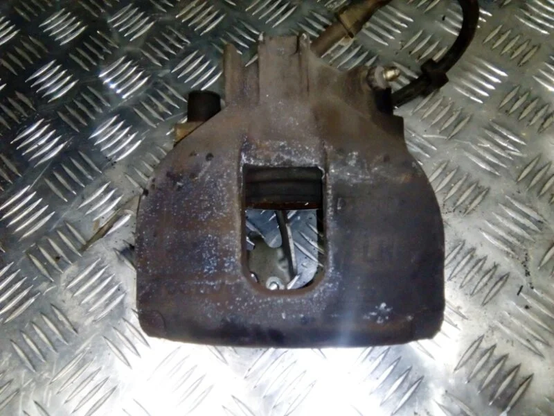 Суппорт Volvo XC70 2005-2007 8251315 ХС70 B5254T2 2.5T, передний левый