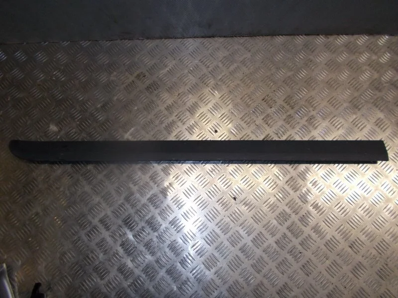 Молдинг двери Volvo XC90 2007-2012 30698451 ХС90 B6324S 3.2, передний левый