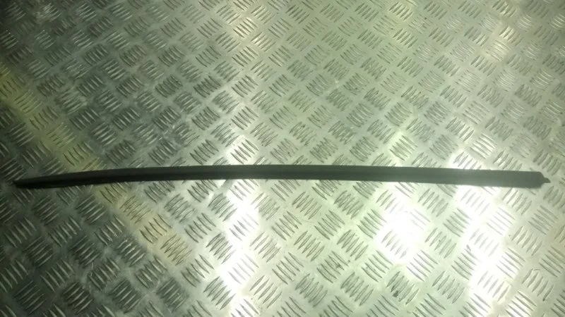 Молдинг лобового стекла Audi A8 2005-2007 4E0854327A D3 4.2 BFM, левый