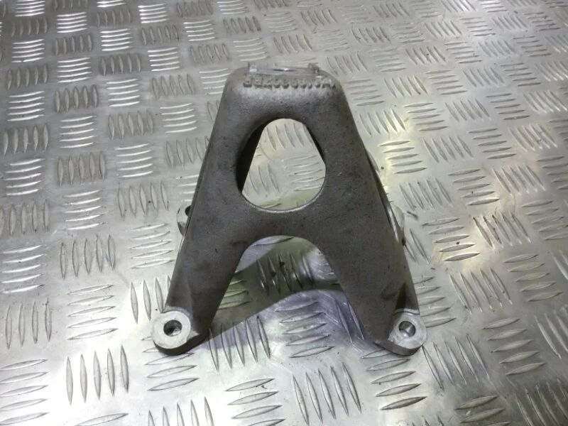 Кронштейн ДВС Audi A8 2006-2008 4E0199307BP D3 3.2 BKP, левый