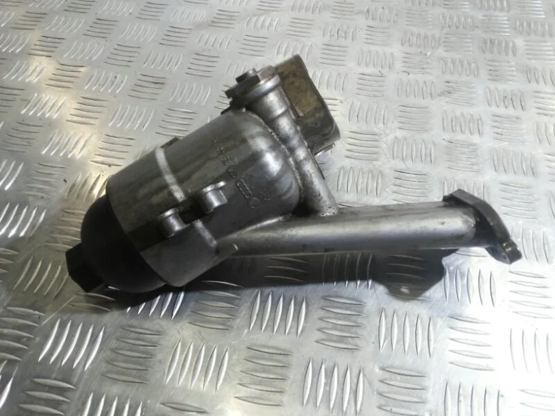 Корпус масляного фильтра Audi Q7 2006-2007 079115401M 4.2 BAR