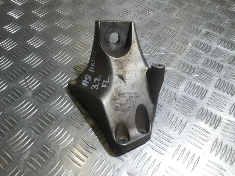 Кронштейн АКПП Audi A8 2006-2008 4E0399113AJ D3 3.2 BKP, левый
