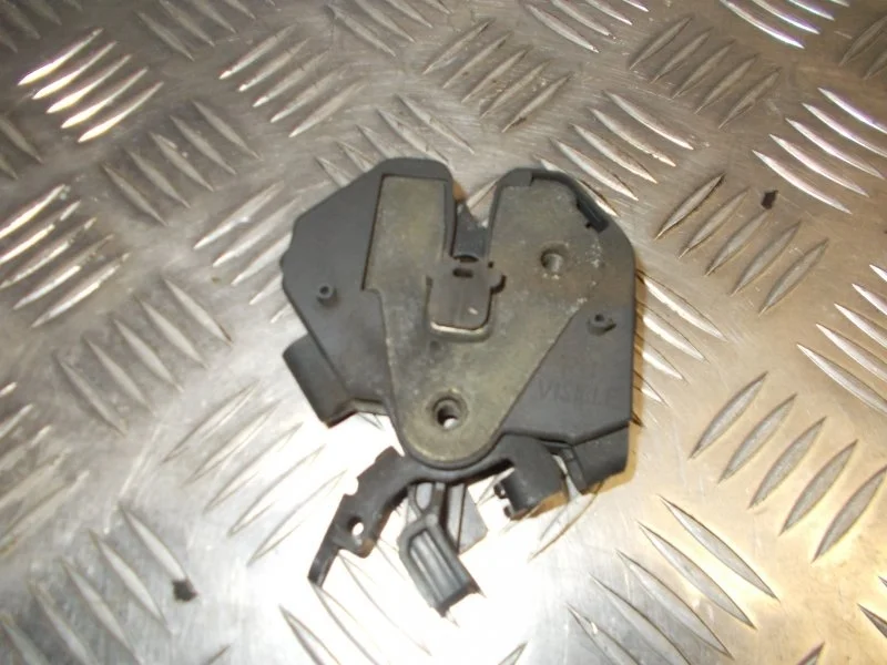 Замок капота Volvo XC70 2005-2007 31218474 ХС70 B5254T2 2.5T, передний