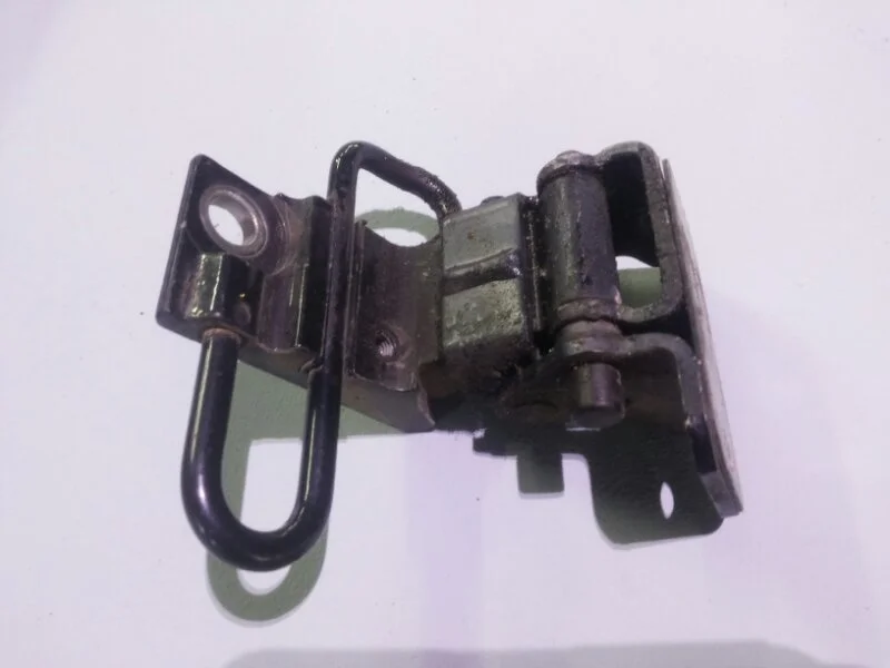 Петля двери нижняя Audi Q7 2006-2007 4L0833412A 4.2 BAR, задняя правая