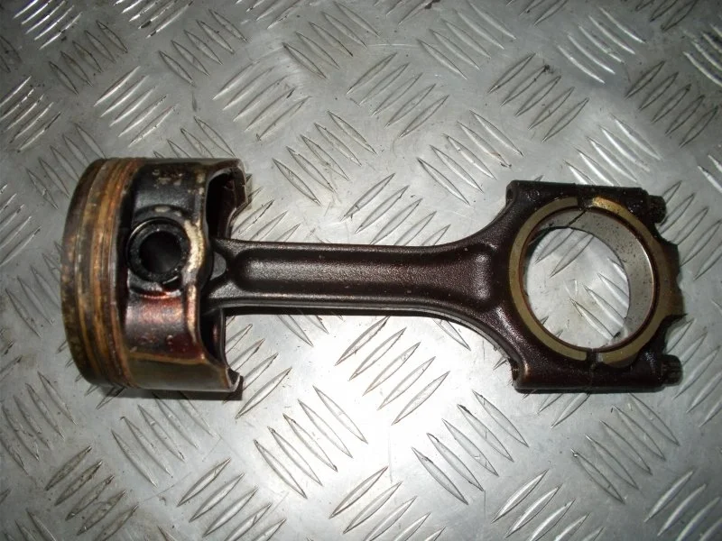 Шатун VOLVO S60 2003-2009 31251468 2.4 B5244S