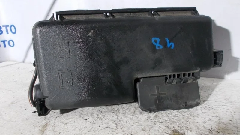 Блок предохранителей Volvo XC70 2005-2007 30797010 ХС70 2.5T