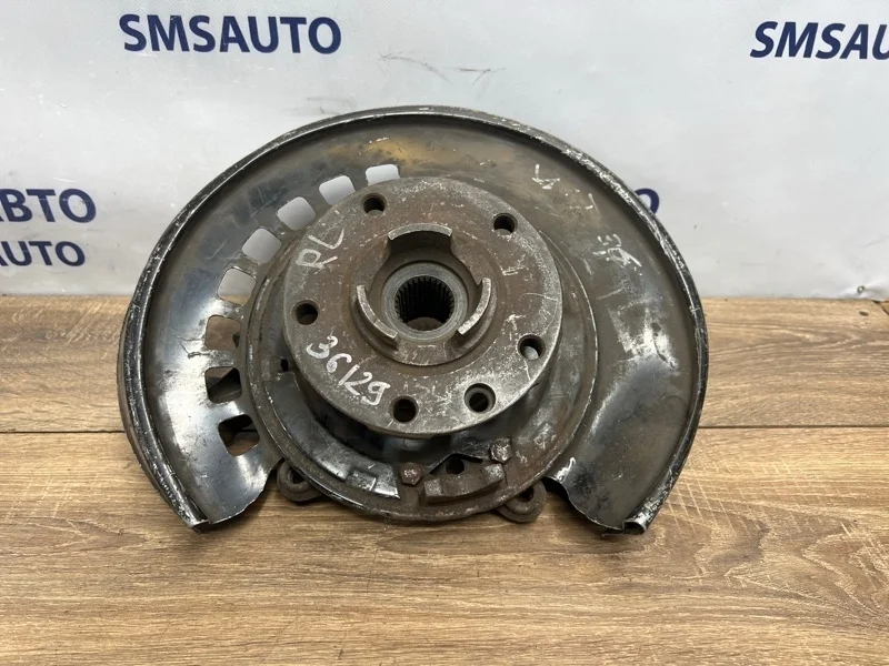 Кулак поворотный Volkswagen Touareg 7L0505435B 3.6FSI BHK, задний левый