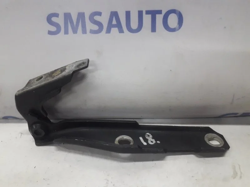 Петля капота Audi A6 2000-2005 4B0823302D C5 2.5TDI AKE, правая