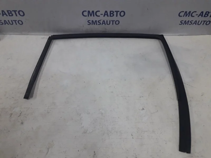 Направляющая стекла двери Volvo S60 2005-2007 30779292 С60 2.5T, задняя левая