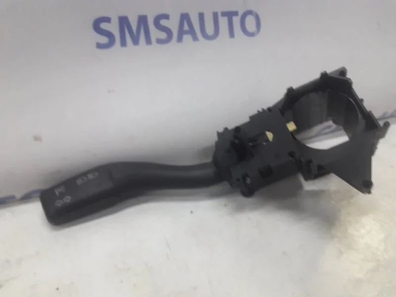 Переключатель поворотов Audi A4 2005-2007 4E0953513E B7 2.0T