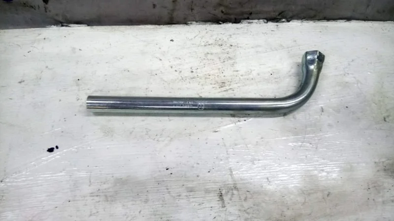 Ключ баллоный Volkswagen Tiguan 2008-2011 4D0012219A 1.4T