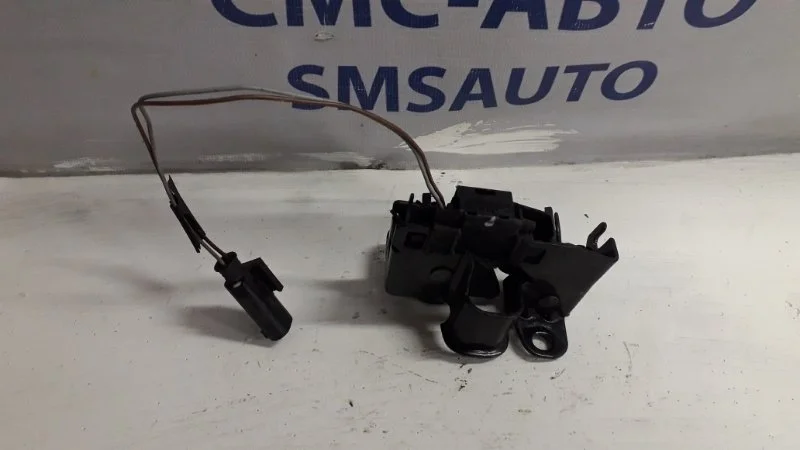Замок капота с датчиком Mercedes-Benz S-Class A2208217051 W220 S350